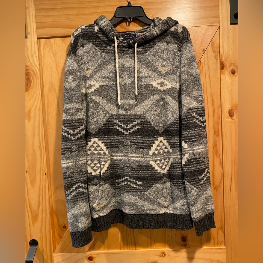 American Eagle hooded sweater